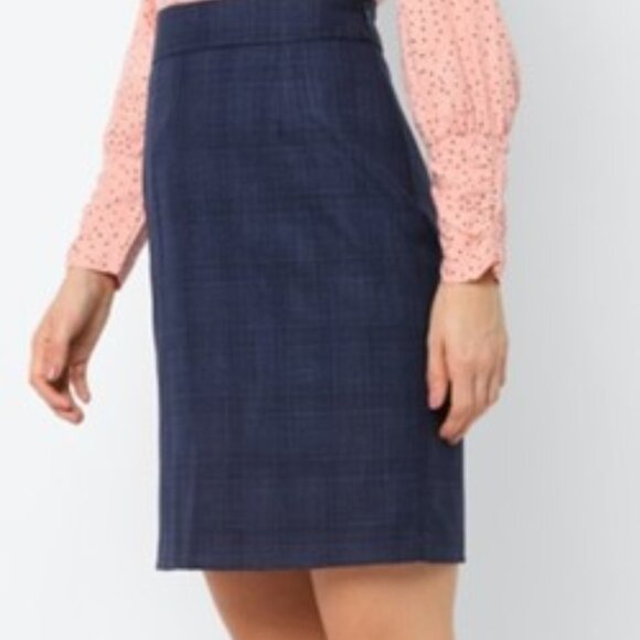 Le Chateau skirt  blue plaid check pattern  straight cut pencil skirt  size12 - Picture 3 of 16